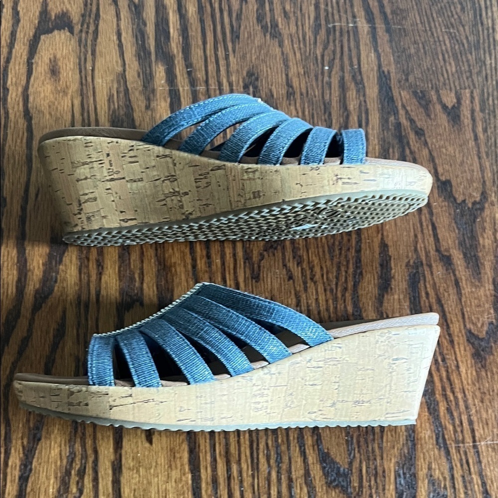 Like🆕SKETCHERS Luxe Foam Women's Denim Blue Strappy Sandals size 6 - Picture 6 of 8